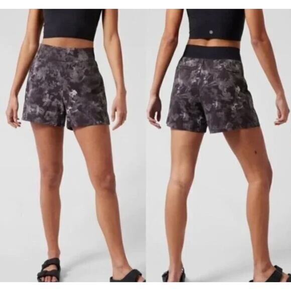 Athleta Brooklyn Lumen Floral Black Printed Shorts - Size 2 - Picture 10 of 10